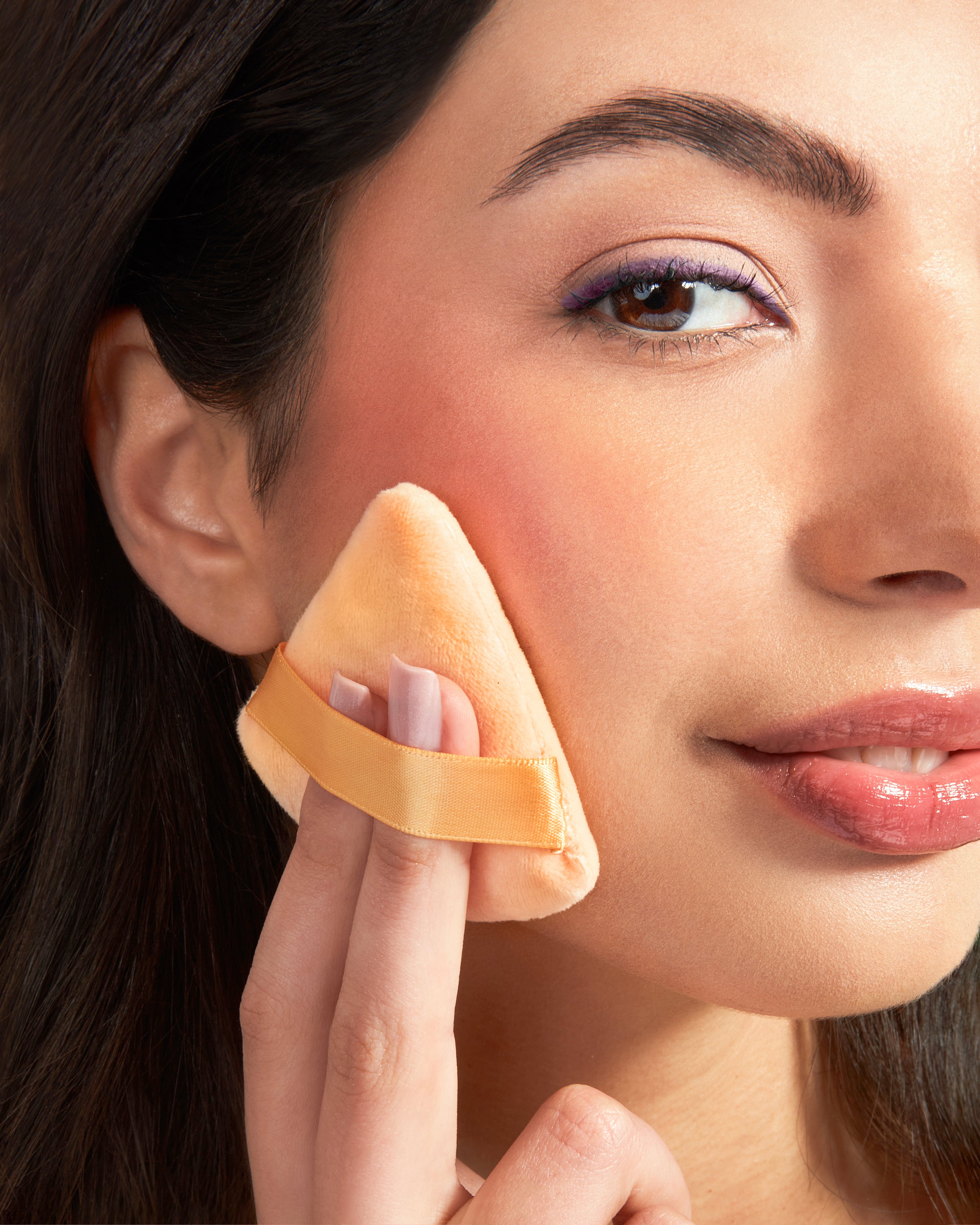 Ferragosto Glam: come realizzare un trucco luminoso per le tue feste estive | Royal Beauty