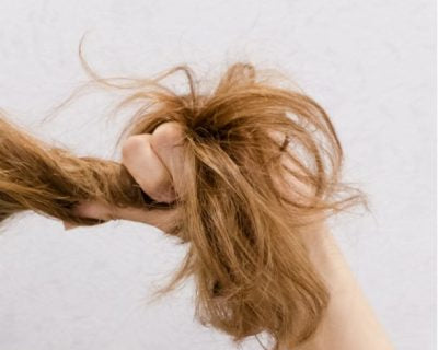 Come curare i capelli secchi, sfibrati e che si spezzano | Royal Beauty