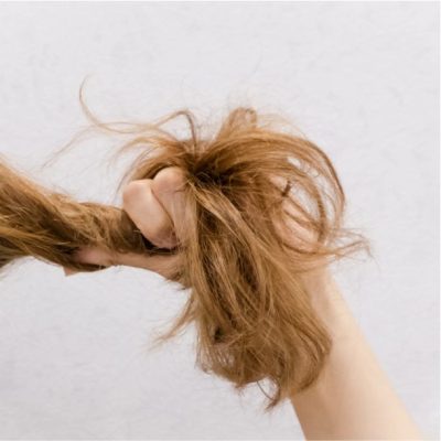 Come curare i capelli secchi, sfibrati e che si spezzano | Royal Beauty