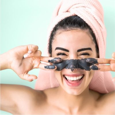 A cosa serve la maschera al carbone e quali sono i suoi benefici | Royal Beauty