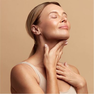 Come eliminare le rughe su collo e décolleté: i rimedi | Royal Beauty