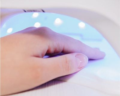 Quanto dura lo smalto semipermanente e come farlo durare | Royal Beauty