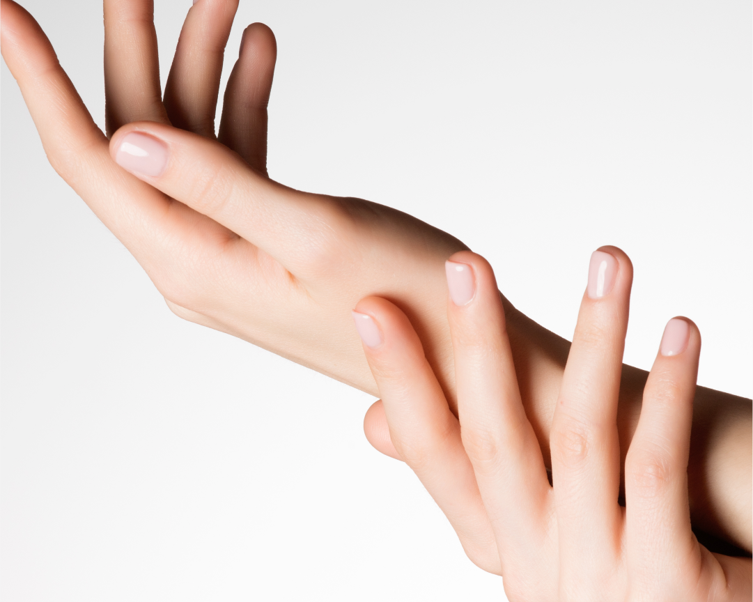 Come togliere lo smalto senza acetone? I prodotti top | Royal Beauty